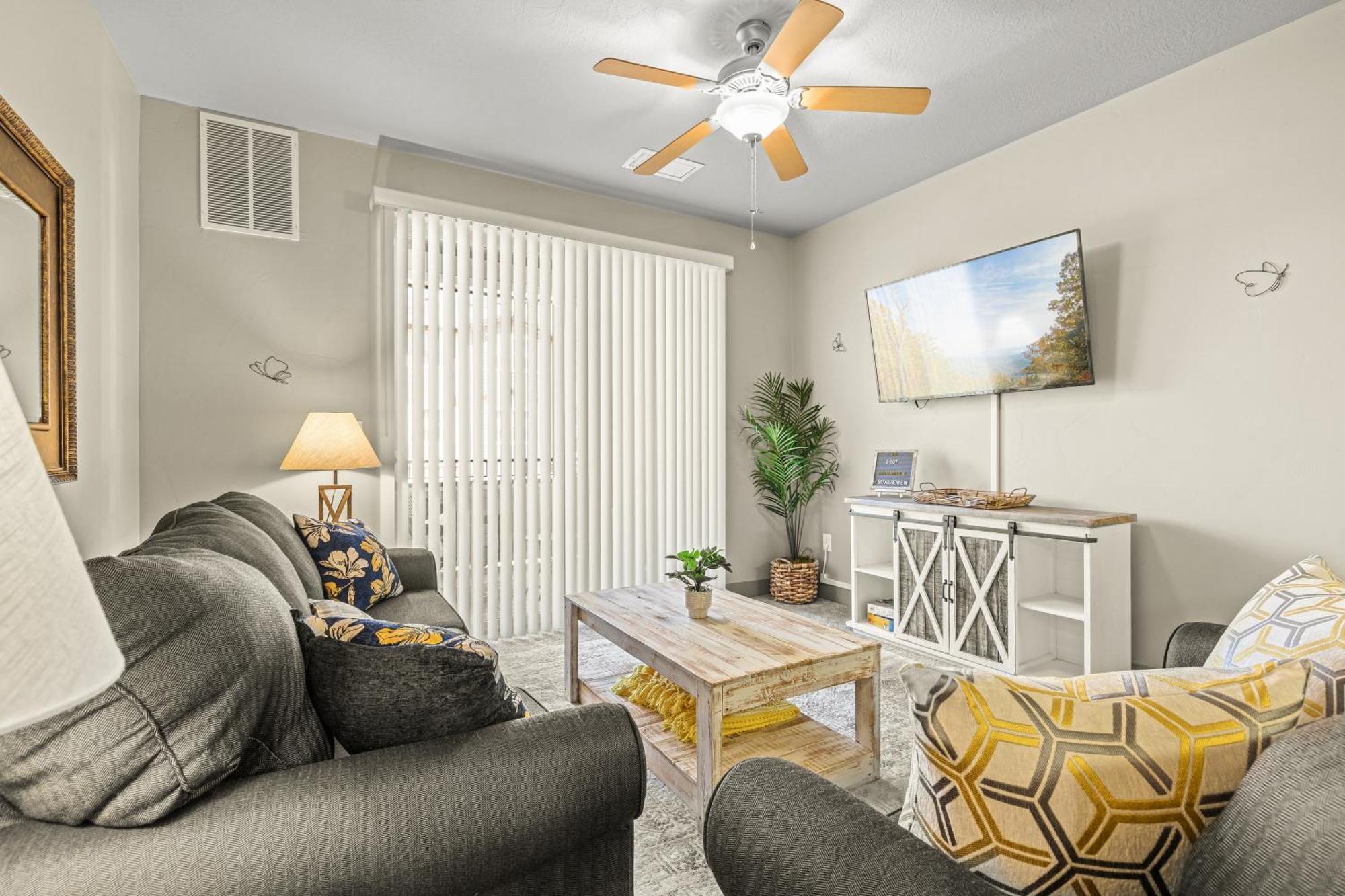 Butterfly Themed Kings Apartment With Private Garage & Access To Lux Hot Tub, Bbq & Gym South Jordan Εξωτερικό φωτογραφία
